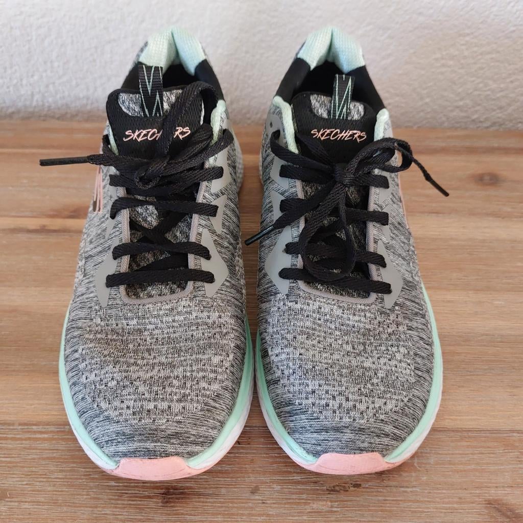 Skechers gympen in nieuwstaat maat 38, Skechers, Overige kleuren, Ophalen of Verzenden, Sneakers of Gympen