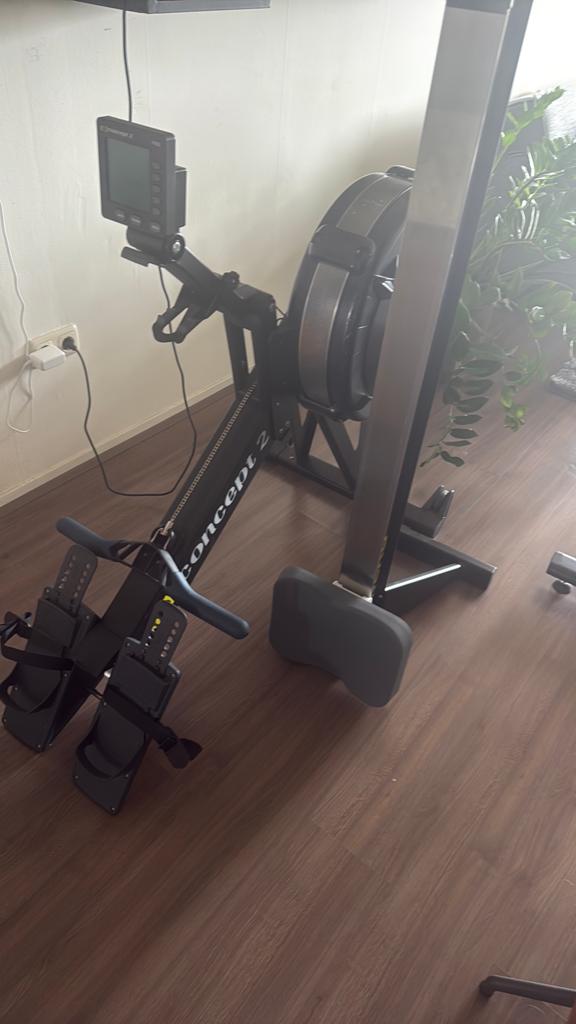 Zo goed als nieuwe Roeitrainer Concept 2 PM5 (hoge poten), Ophalen, Armen, Zo goed als nieuw, Metaal
