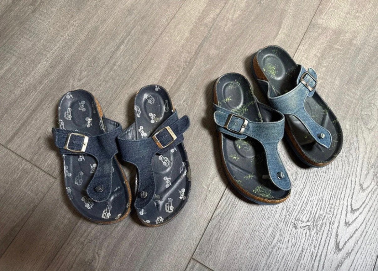 2x slippers sandalen Hema blauw jeans Birkenstock maat 34 35, Gebruikt, Jongen of Meisje, Overige typen, Ophalen of Verzenden