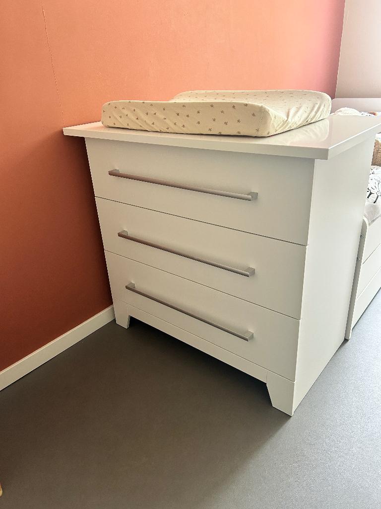 Commode Wit, Kinderen en Baby's, Kinderkamer | Commodes en Kasten, Ophalen, 50 tot 70 cm, 100 cm of meer, Zo goed als nieuw