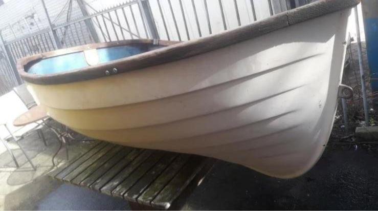 Boot - bijboot - roeiboot - vissersboot van polyester, Ophalen, Gebruikt