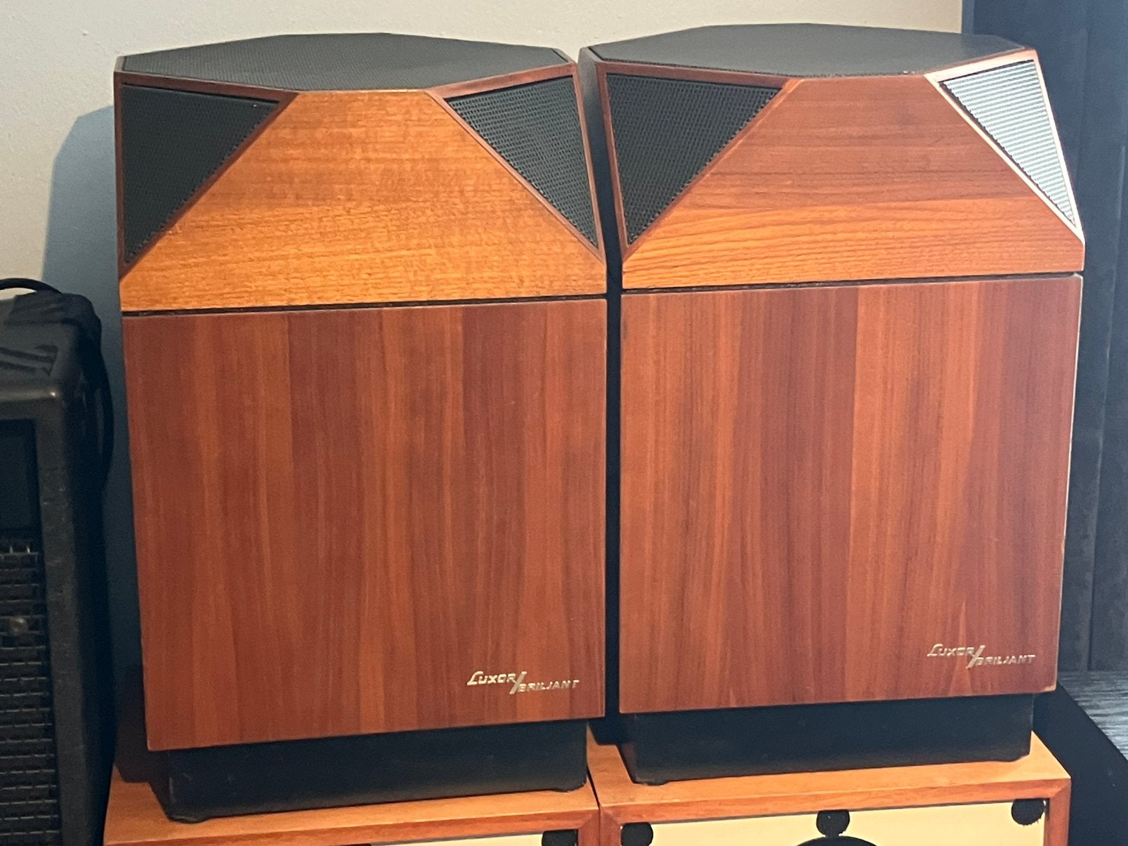 Vintage Luxor Briljant 6831 Serie1 Omnidirectionele Speakers, Audio, Tv en Foto, Luidsprekers, Ophalen, Gebruikt, Minder dan 60 watt