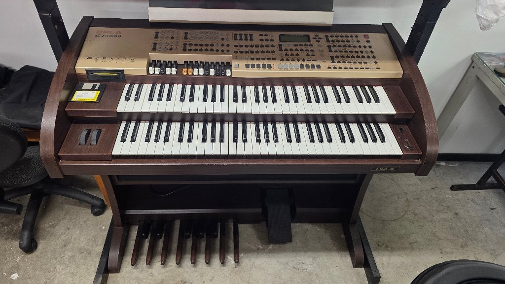 Orla GT3000 – Digitaal Orgel | € 750, Ophalen, Gebruikt, 2 klavieren, Orgel