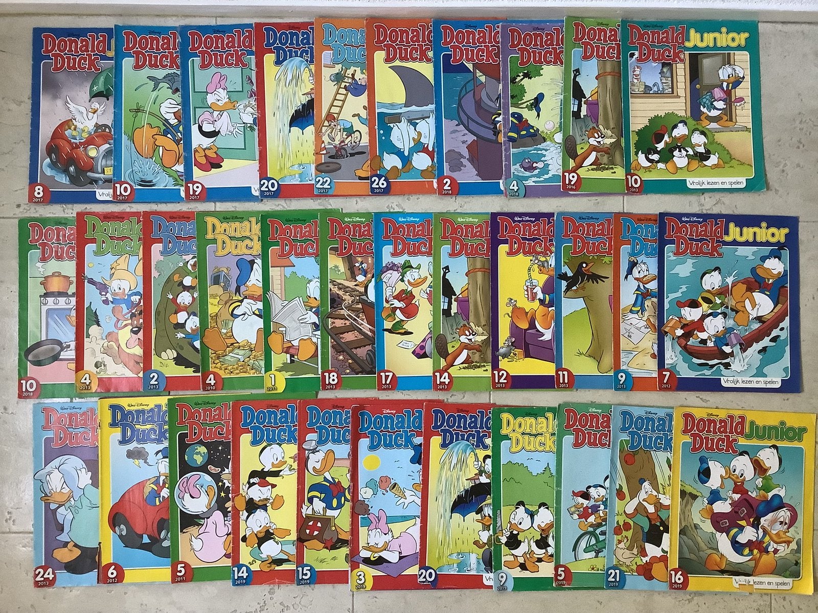Veel donald duck junior tijdschriften pstuk €1 los te koop, Meerdere stripboeken, Ophalen of Verzenden, Gelezen