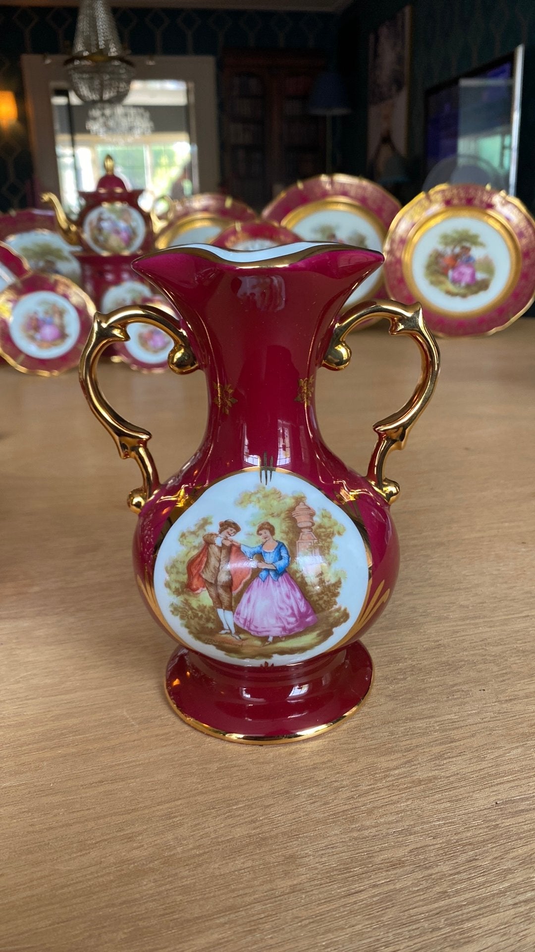 Limoges vaas 17 cm hoog, 65 jaar oud, vintage, Ophalen of Verzenden