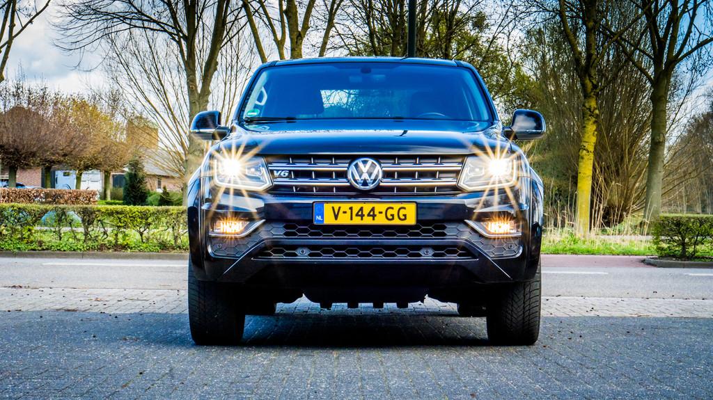 Volkswagen Amarok 3.0 TDI 4Motion Plus Cab Highline AVENTURA, Auto's, Volkswagen, Gebruikt, Euro 6, LED verlichting, Origineel Nederlands