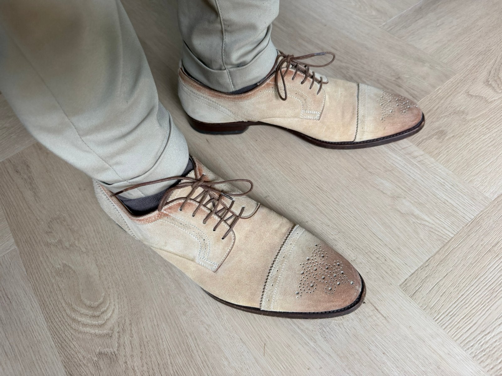 Prachtige Santoni lichtbruin suede zomerschoenen, F8 = mt 42, Kleding | Heren, Schoenen, Bruin, Ophalen of Verzenden, Zo goed als nieuw