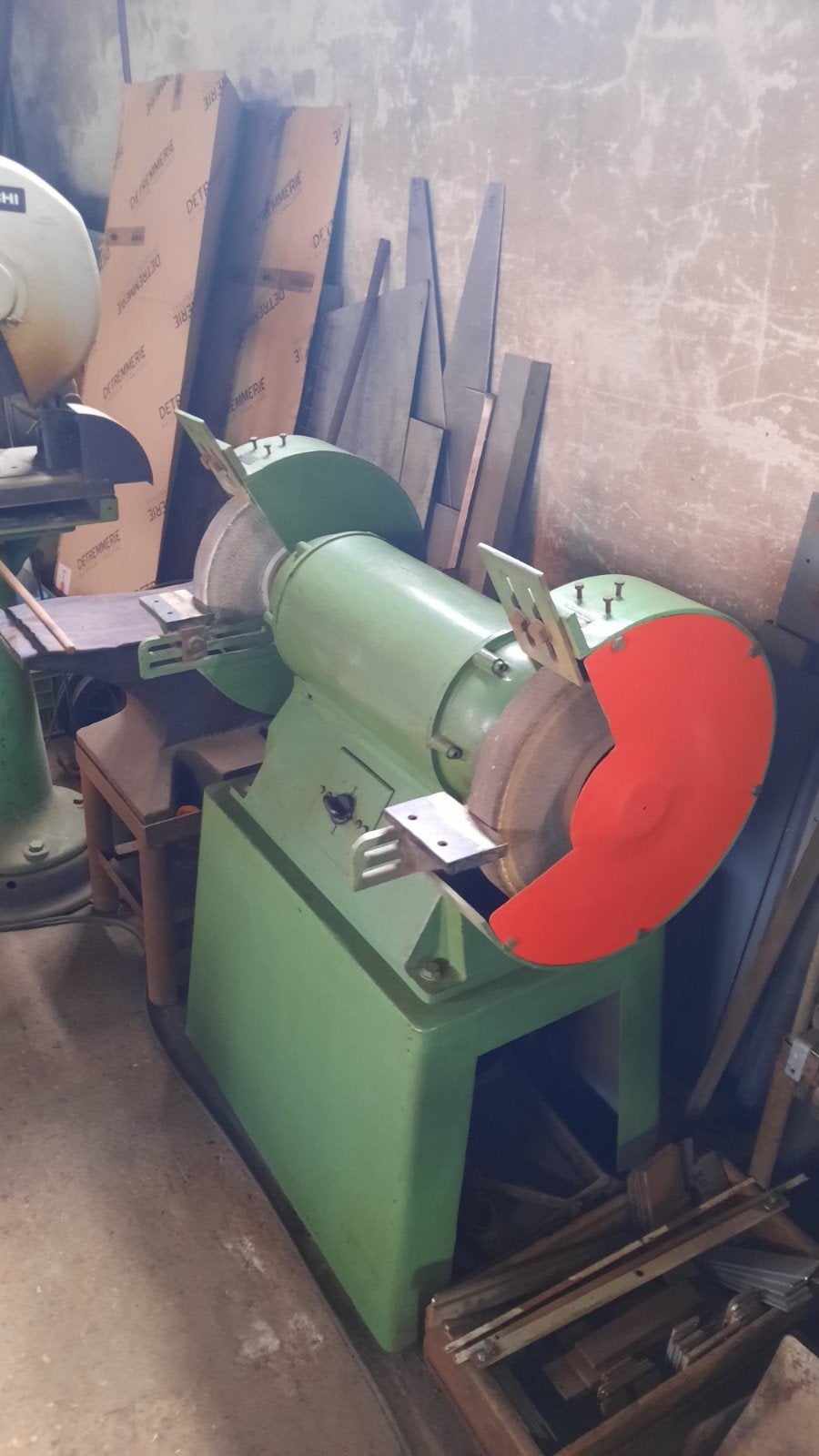 Dubbele slijpsteen, Ophalen, Minder dan 700 watt, Werkbankslijpmachine