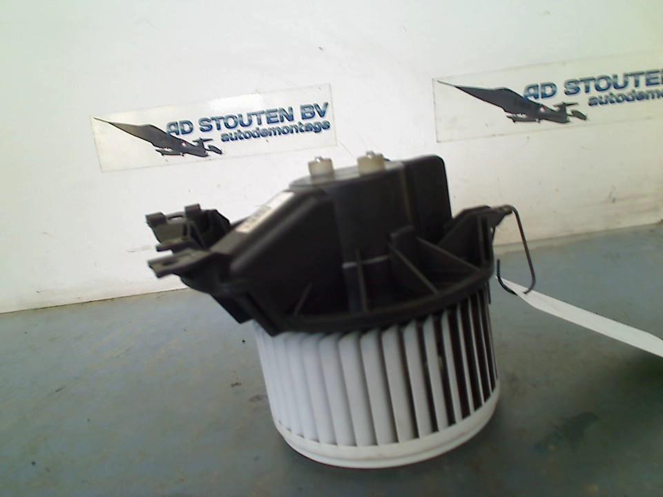 Kachel Ventilatormotor Fiat Doblo Cargo (263) 2014 18173010, FCA Germany GmbH, Gebruikt, IPC D1-09 Bahnhofsplatz, Rüsselsheim am Main 65423, , Duitsland