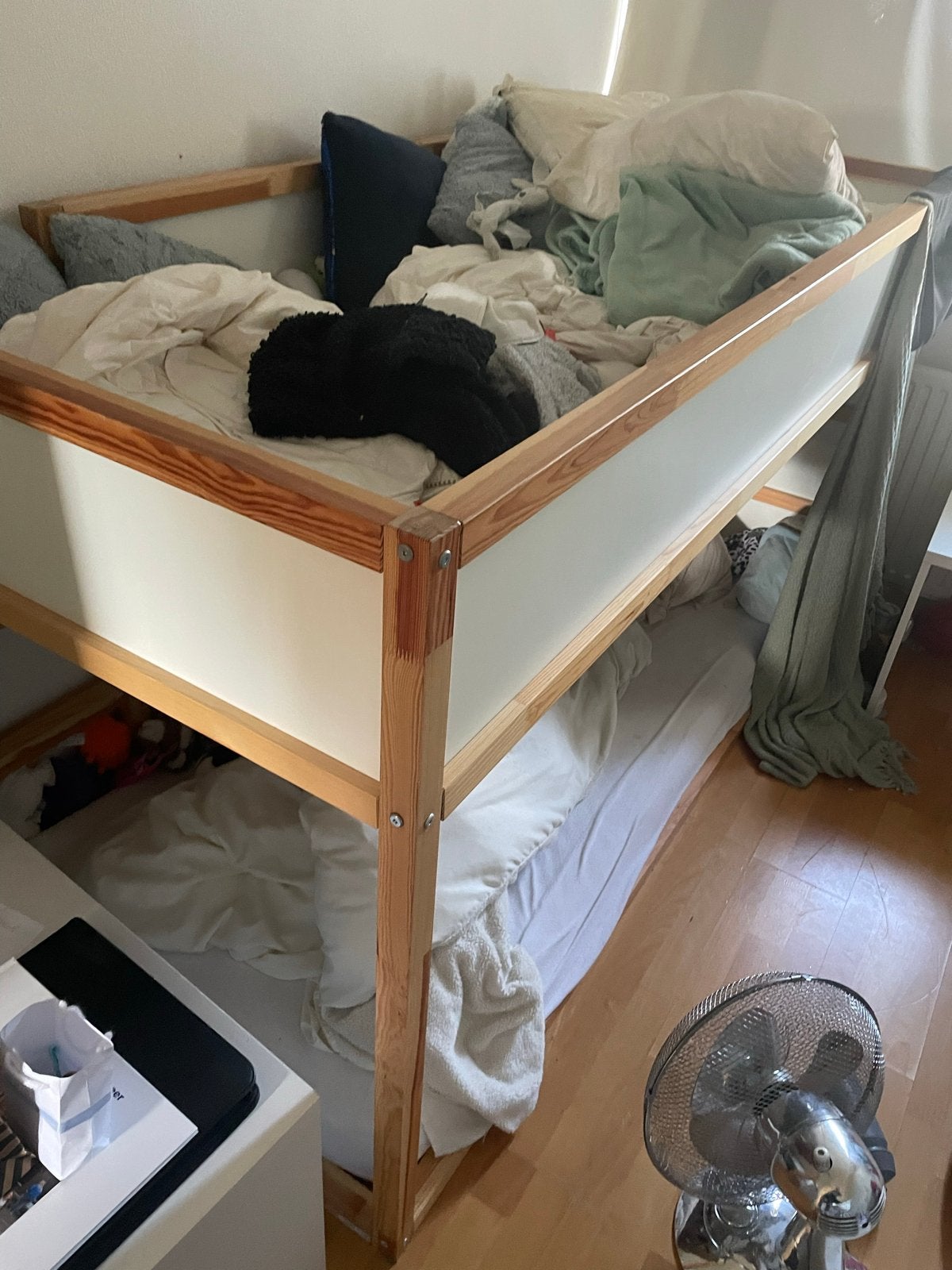 Stevig houten stapelbed met witte panelen, Ophalen, 210 cm, Tweepersoons, Minder dan 160 cm