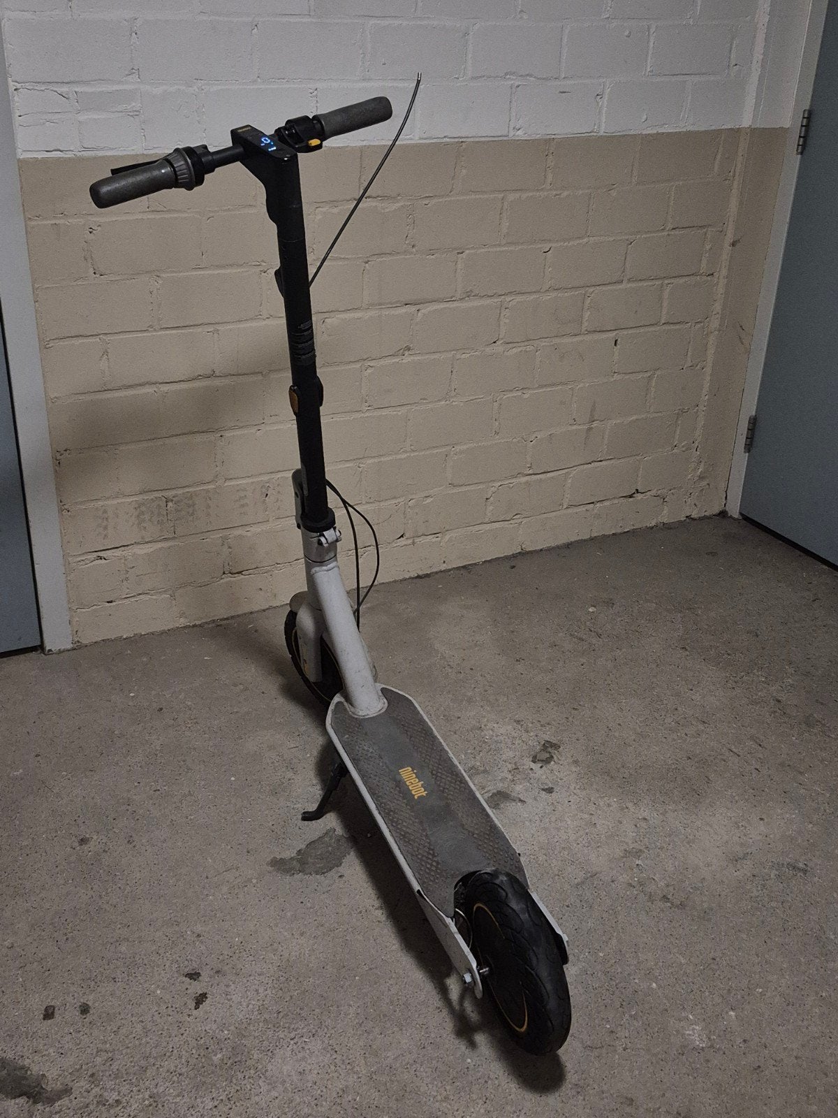 Ninebot elektrische step - defect voor onderdelen/reparatie, Fietsen en Brommers, Steps, Ophalen of Verzenden, Gebruikt, Elektrische step (E-scooter)