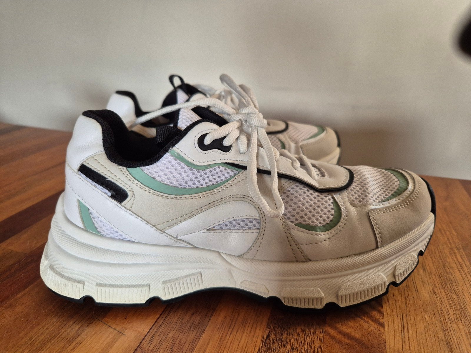 Pull&Bear sneakers maat 38, Kleding | Dames, Schoenen, Zo goed als nieuw, Sneakers of Gympen, Wit, Ophalen of Verzenden