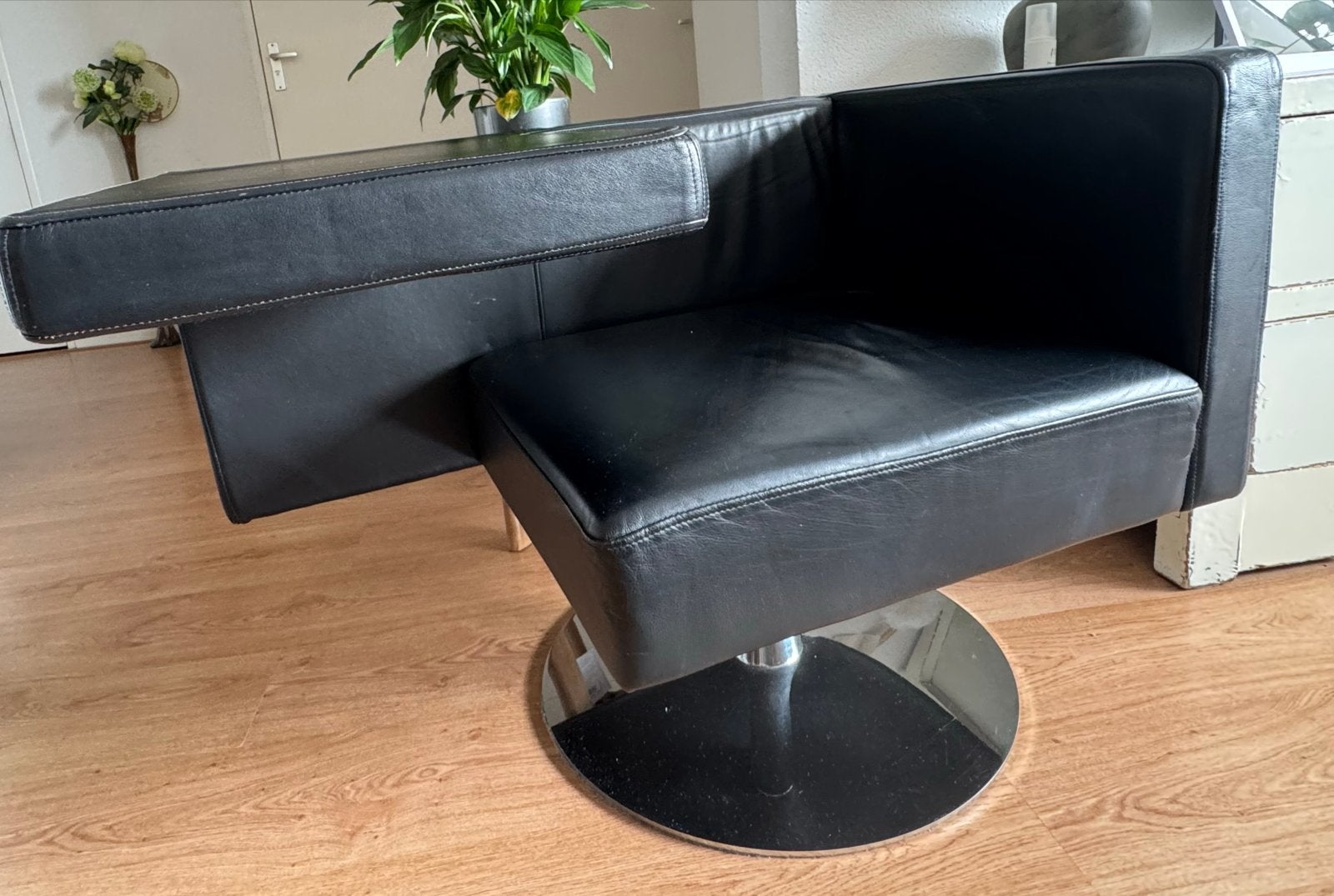 Zwarte Leren Design Fauteuil OFFECCT - Alfredo Häberli, Ophalen, Gebruikt, 75 tot 100 cm, Leer