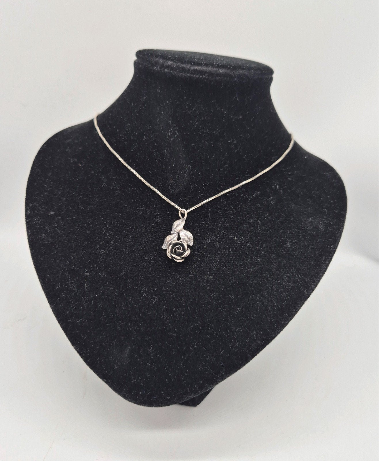 Lange Zilveren Ketting TEKA 925 met Rozen hanger - 61cm, Met hanger, Gebruikt, Verzenden, Zilver