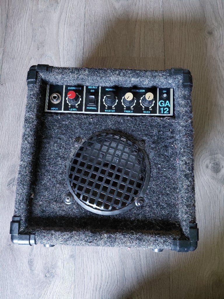 Versterker 6w merkloos, Ophalen, Gebruikt, Basgitaar, Minder dan 50 watt