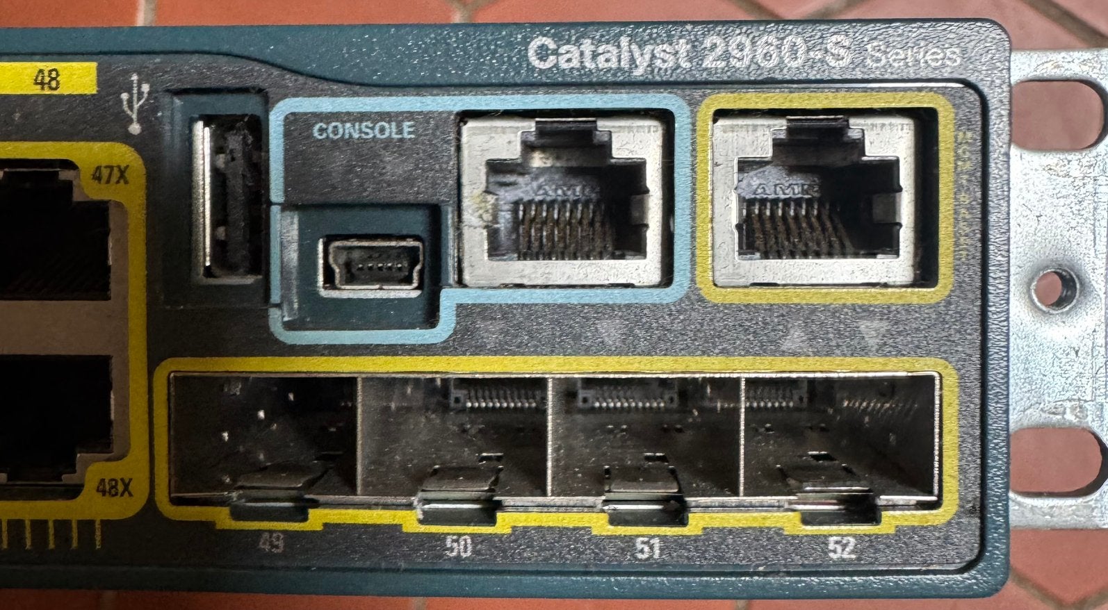 Cisco Catalyst WS-C2960S-48TS-L Managed Switch (48x1G+4xSFP), Computers en Software, Netwerk switches, Ophalen, Zo goed als nieuw