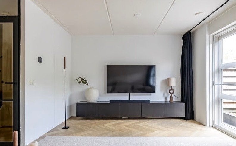 IKEA BESTÅ TV-meubel zwartbruin met deuren, Ophalen, Overige materialen, 150 tot 200 cm, Zo goed als nieuw