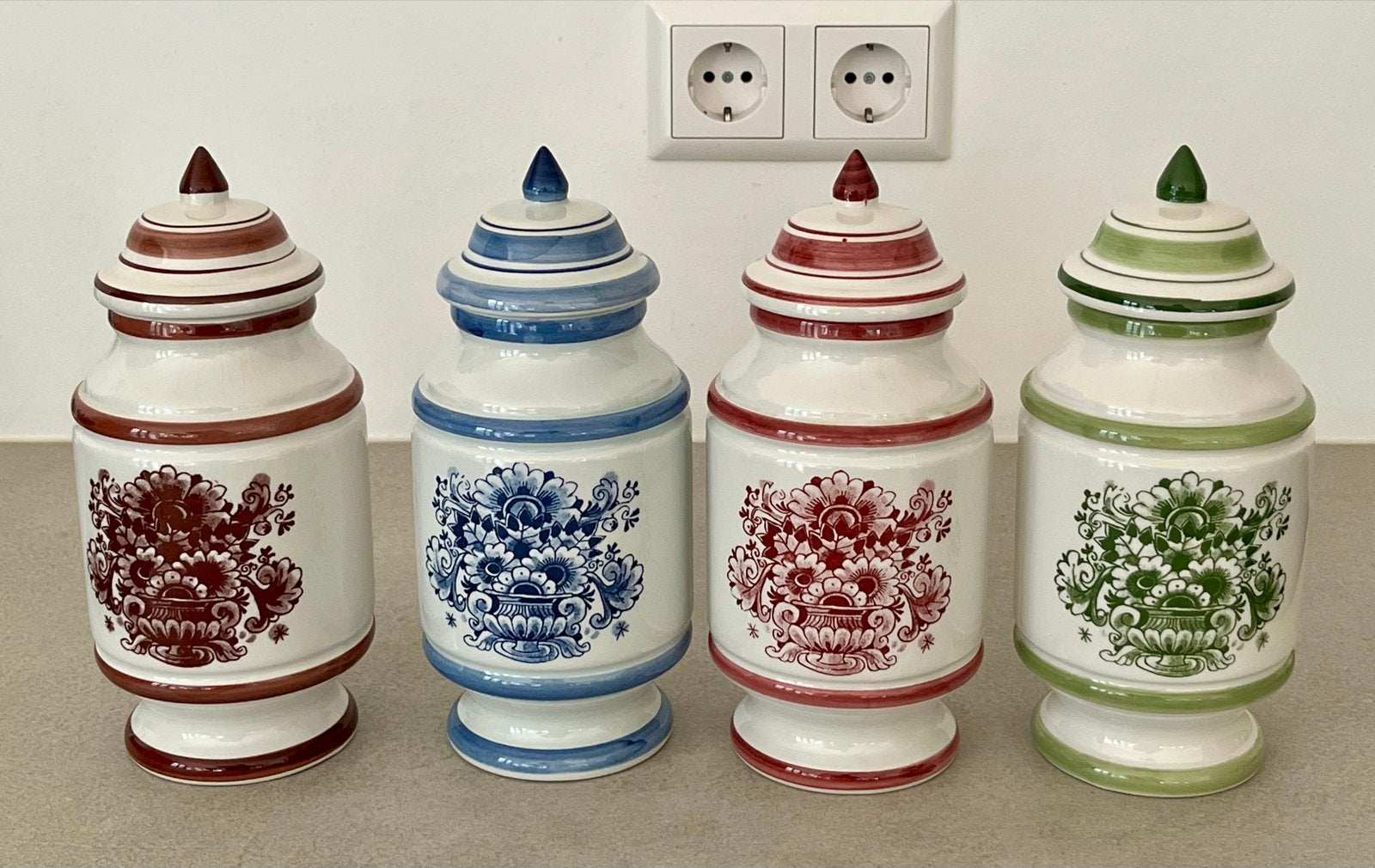Set van 4 handgeschilderde Delfts aardewerk potten, Antiek en Kunst, Antiek | Keramiek en Aardewerk, Ophalen of Verzenden