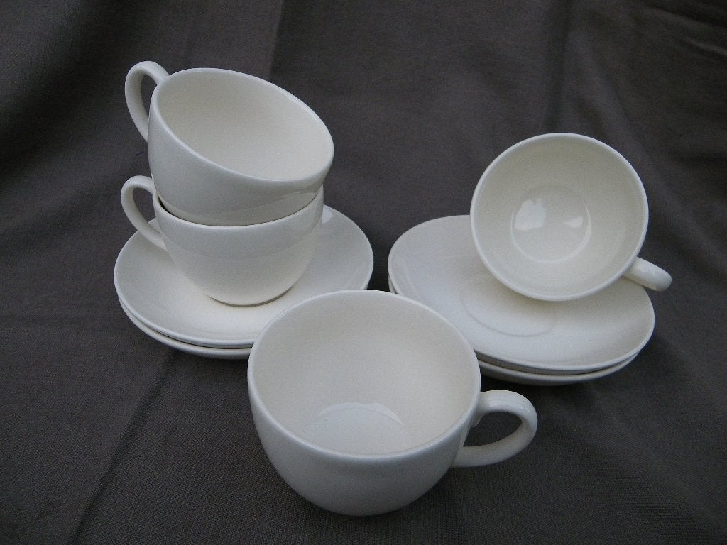 Wedgwood TRADITIONAL PLAIN Kop en schotels in puntgave staat, Huis en Inrichting, Keuken | Servies, Ophalen of Verzenden, Zo goed als nieuw