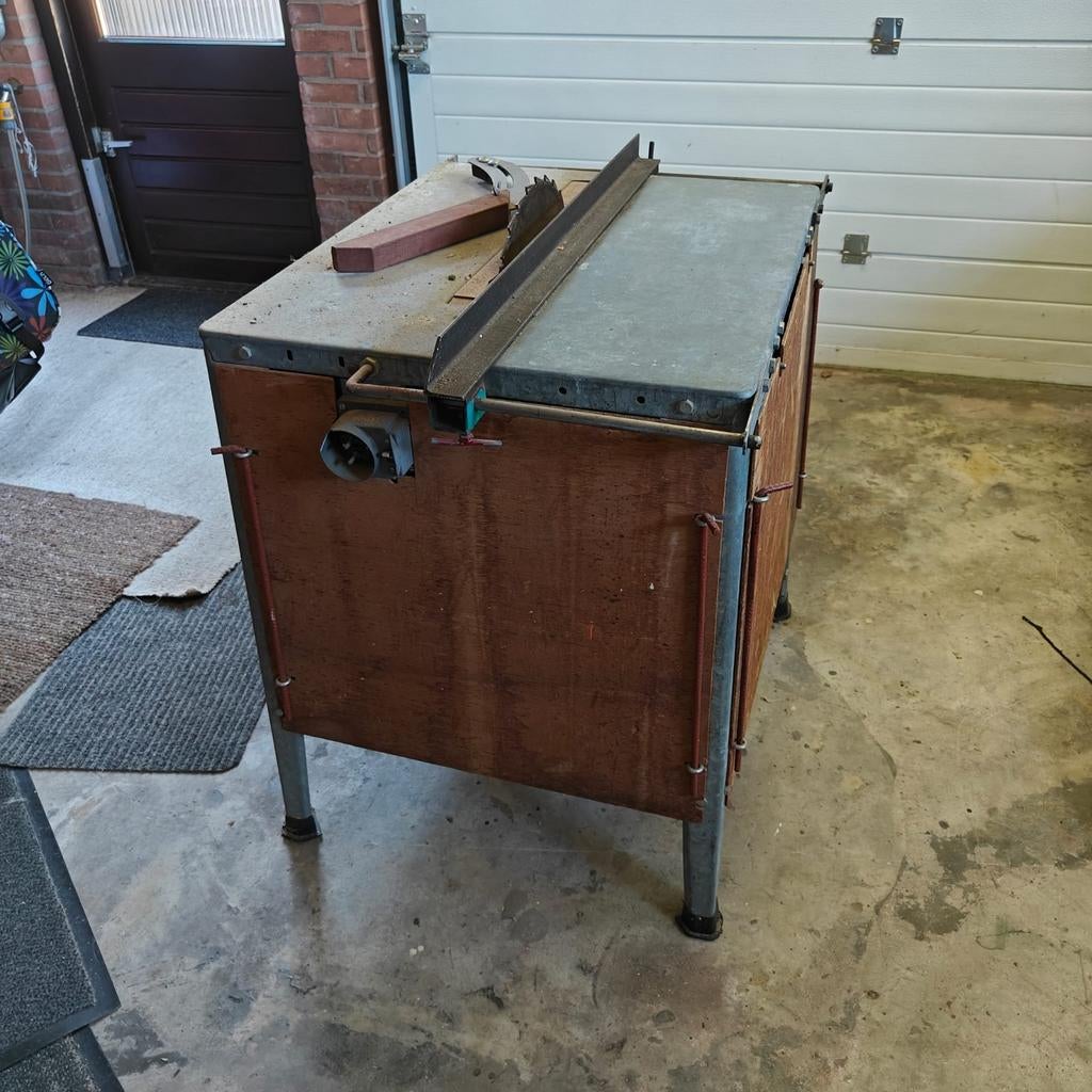 Elektrische zaagtafel met extra zaagbladen, Ophalen, Gebruikt