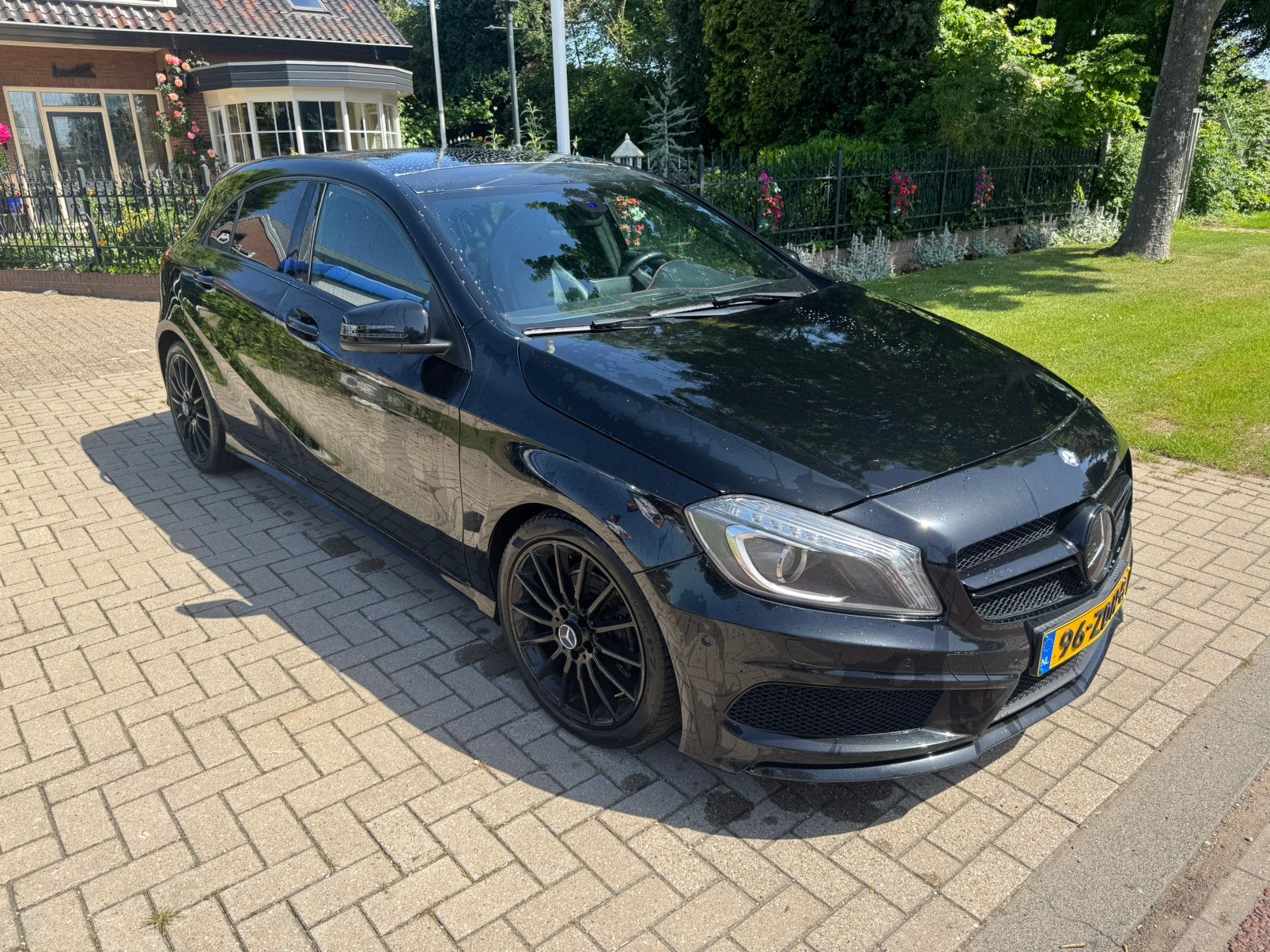Mercedes-Benz A-Klasse A180 amg in prijs verlaagd, Voorwielaandrijving, Zwart, 4 cilinders, 1200 kg