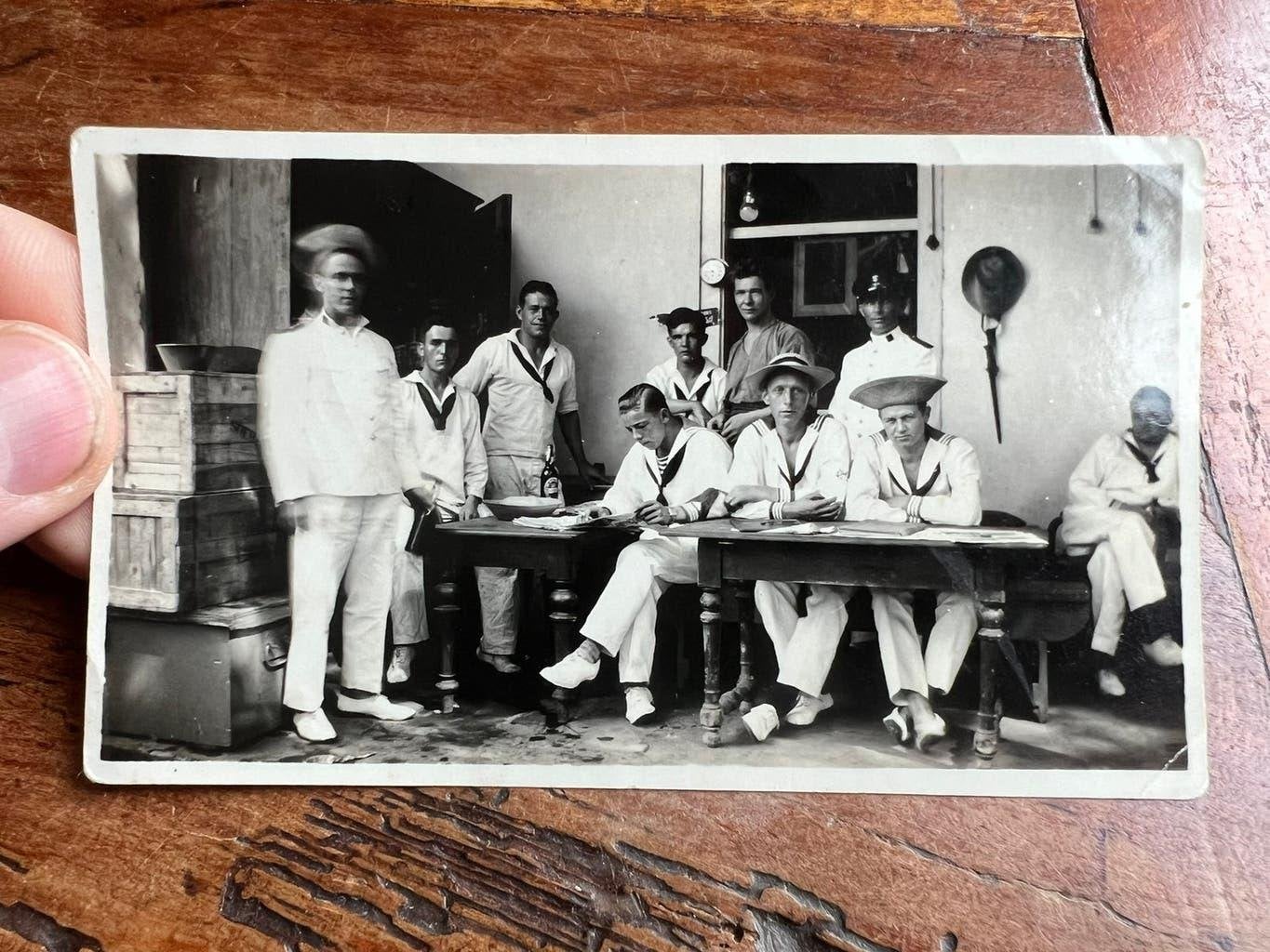Nederlands KNIL Marine Bamboe hoed Bajonet Soerabaya foto, Verzamelen, Mes of Dolk, Verzenden, Nederland