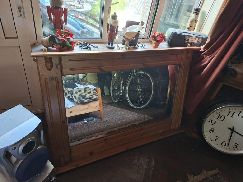 Houten spiegel met sierlijke lijst, Ophalen, Gebruikt, 100 tot 150 cm, 75 tot 100 cm