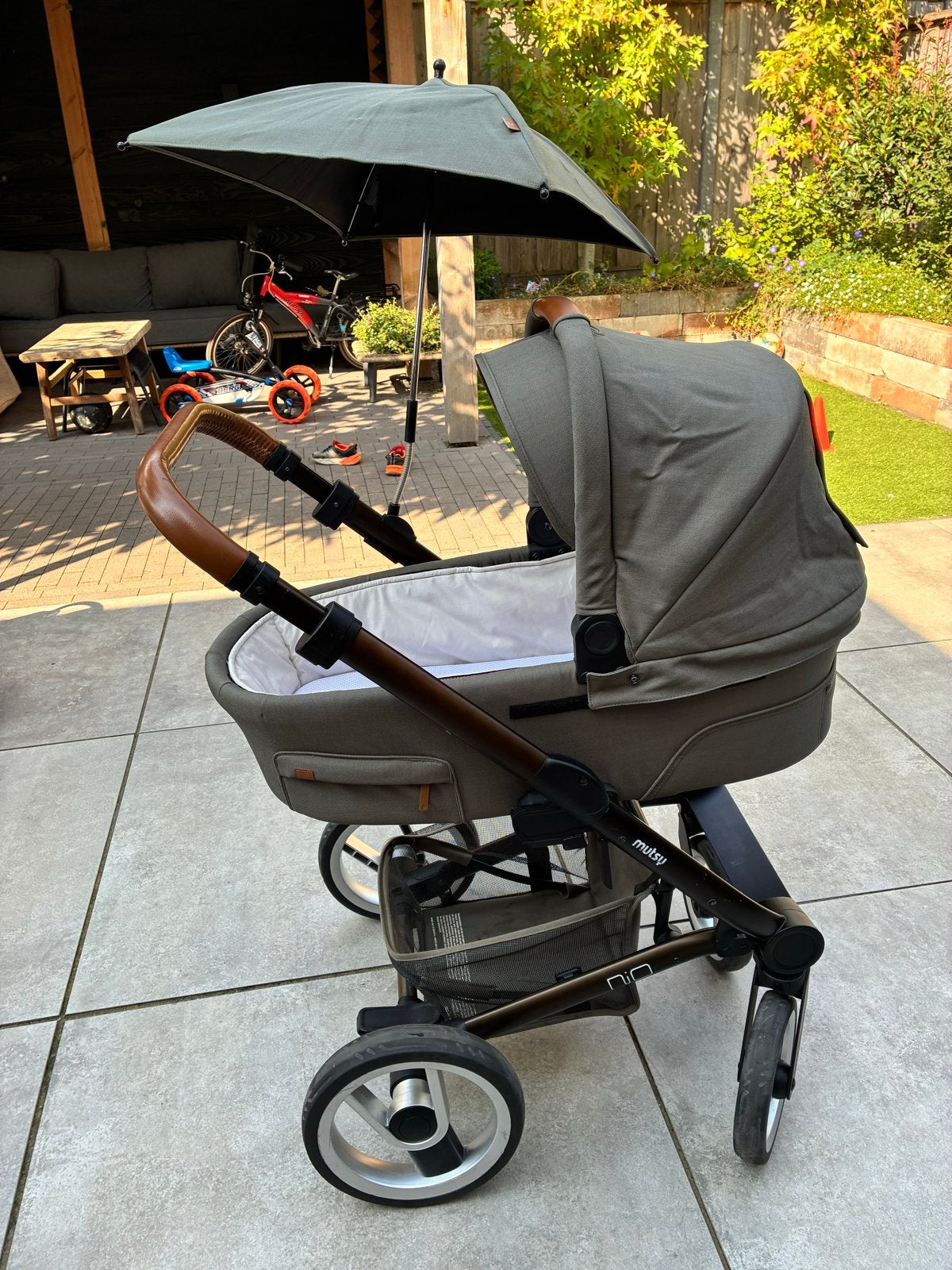 Kinderwagen Mutsy Nio met reiswieg en accessoires, Gebruikt, Met reiswieg, Mutsy, Ophalen