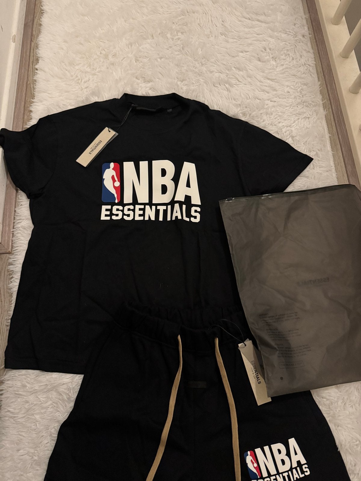 NBA Essentials Fear of God Zomer Set - T-shirt & Shorts, Ophalen of Verzenden, Nieuw, Maat 48/50 (M), Zwart
