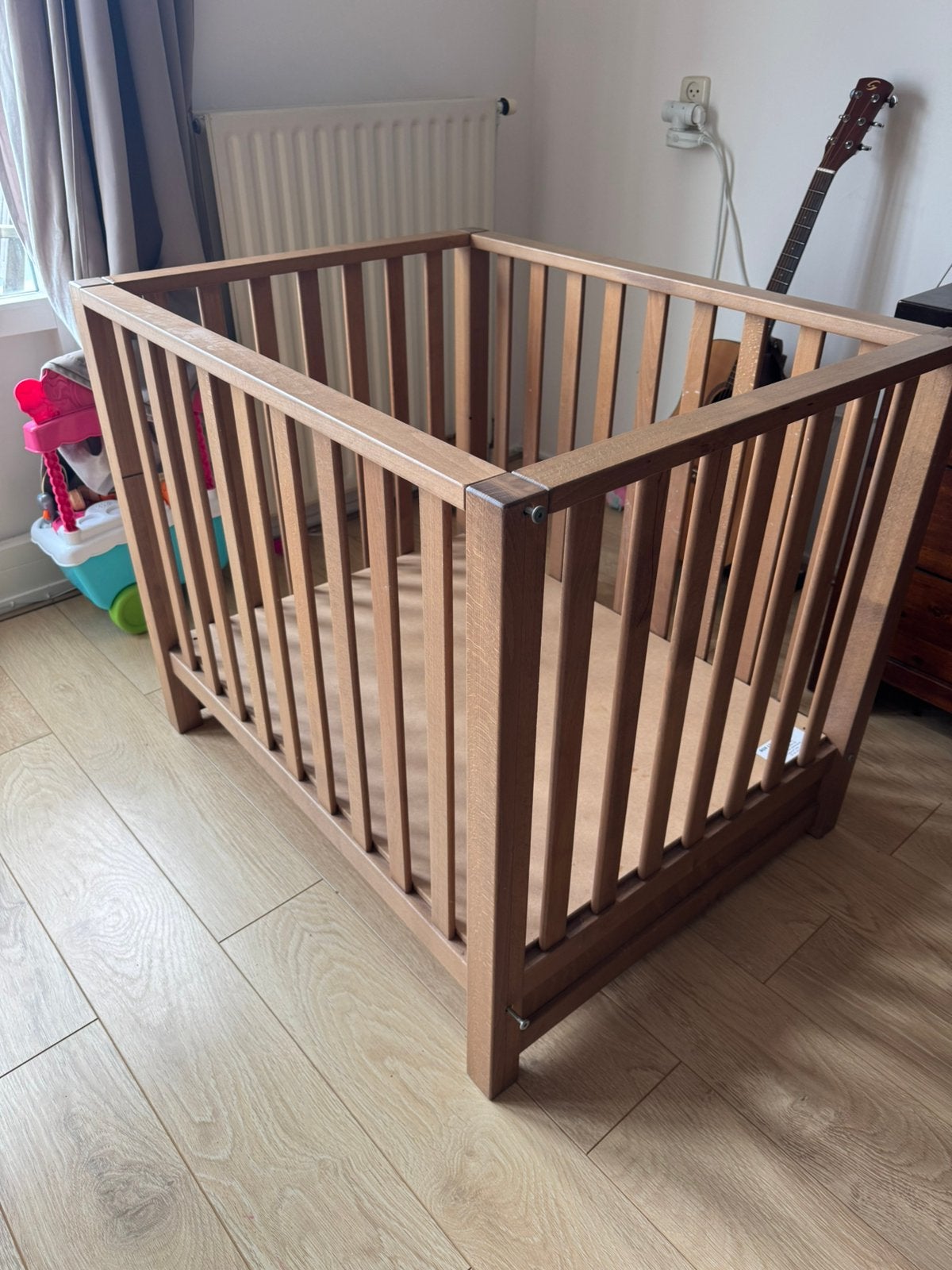 Houten playbox Lieke met lade, Ophalen, Zo goed als nieuw, Vierkant, In hoogte verstelbaar
