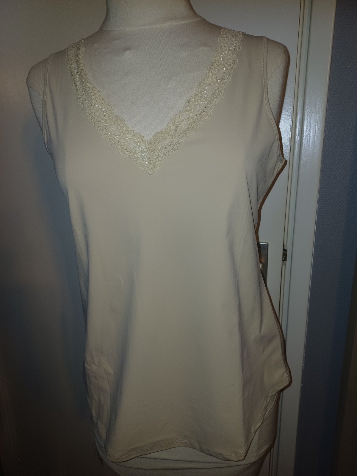 Mi Piace Travel Top met Smalle Kant Randje - Sand, Kleding | Dames, Tops, Mi Piace, Beige, Maat 42/44 (L), Onbekend