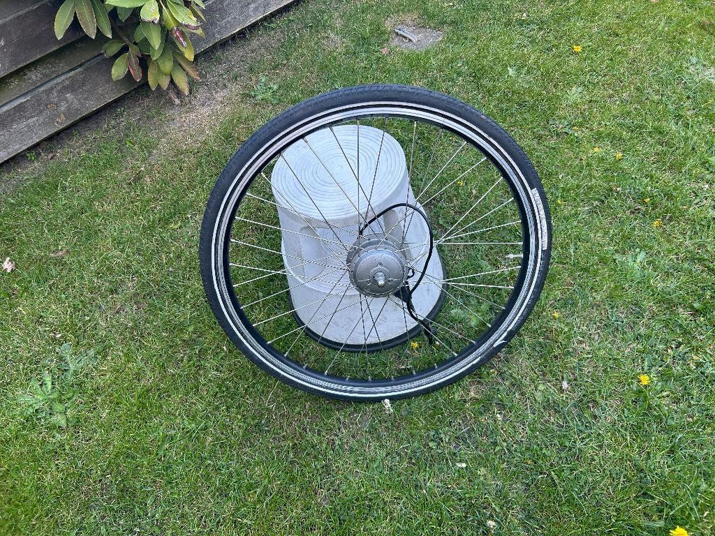 Achterwiel 28 inch met motor 9 pins rollerbreaks, Elektrische fiets, Gebruikt, Ophalen of Verzenden, Motor