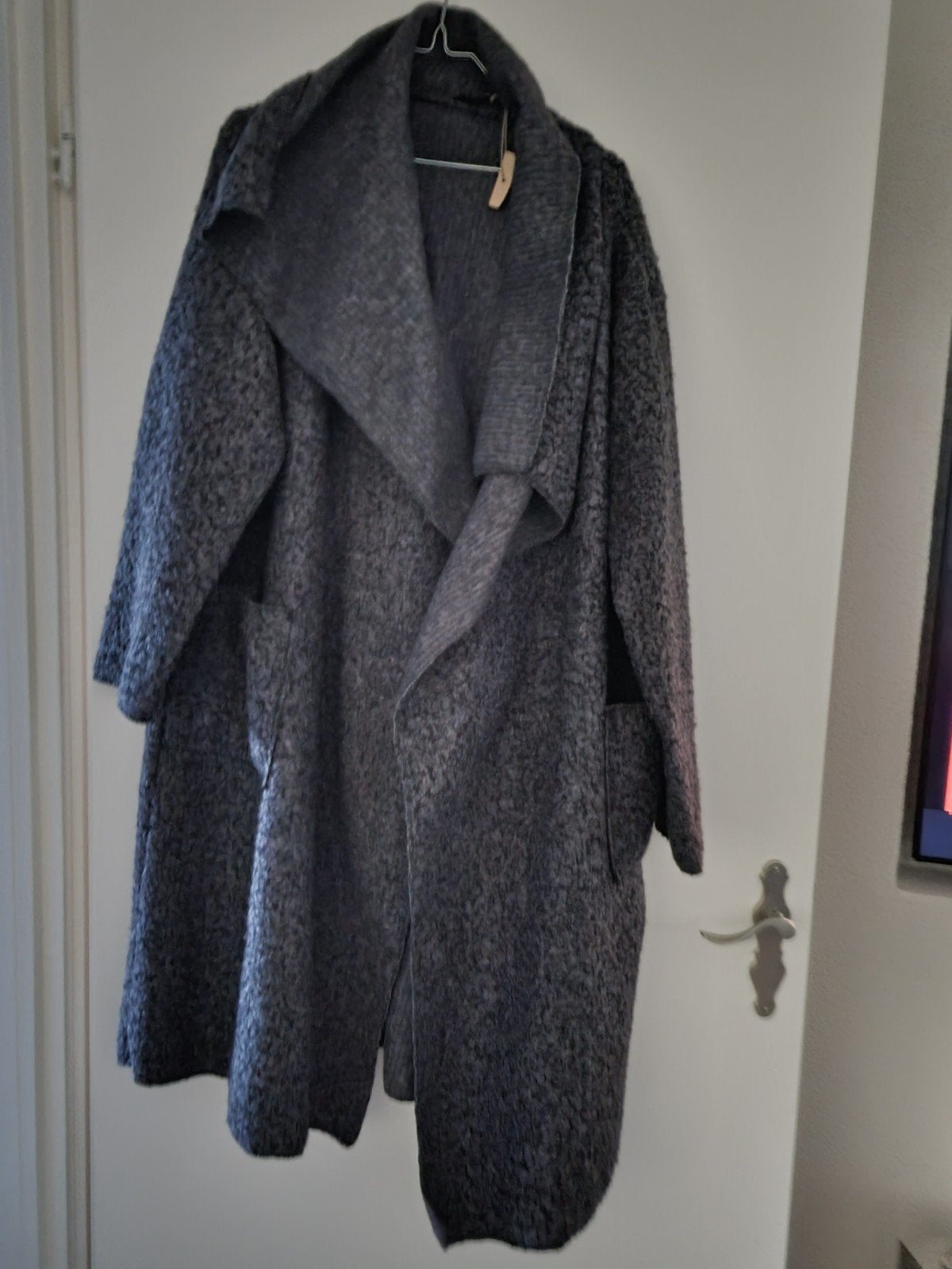 Stijlvolle Grijze Bouclé Jas - Maat XL, Kleding | Dames, Jassen | Winter, Maat 46/48 (XL) of groter, Nieuw, Ophalen of Verzenden