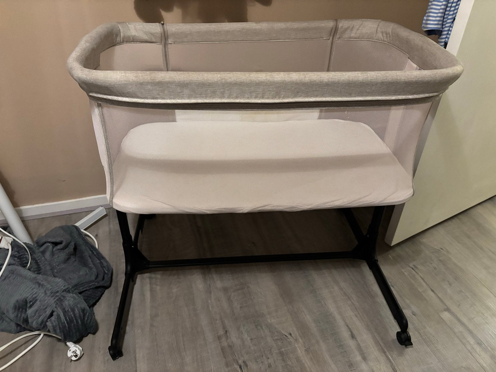 Co-sleeper in goede staat met comfortabel matras, Ophalen, Zo goed als nieuw, Wieg