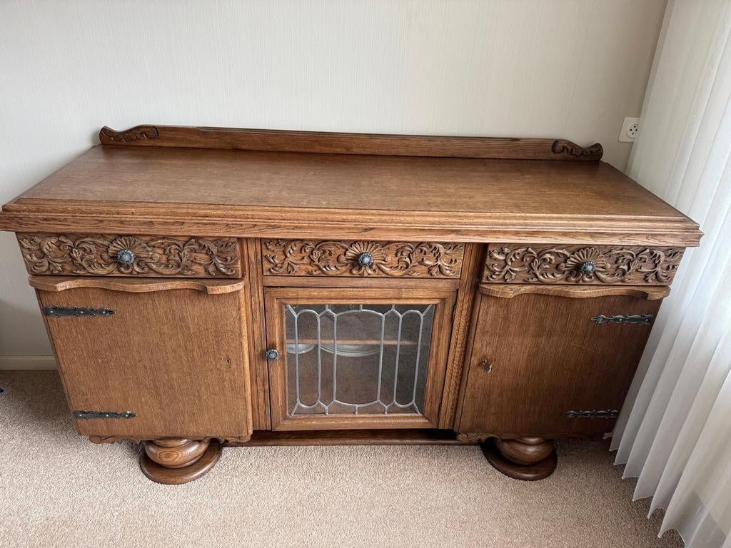 Antiek dressoir met houtsnijwerk, Ophalen of Verzenden