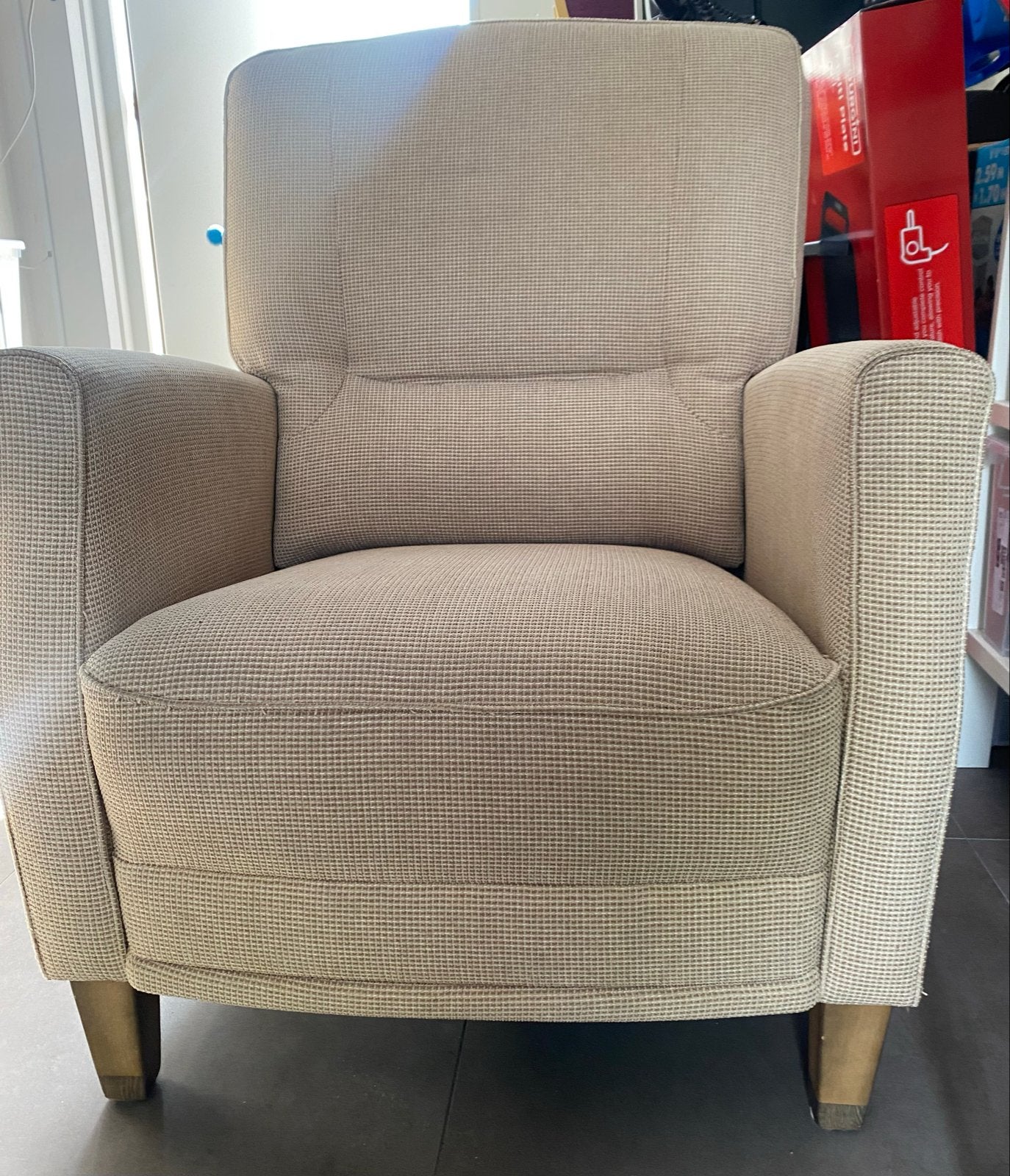 Gratis Comfortabele fauteuil, gebruikt maar in goede staat, Huis en Inrichting, Fauteuils, Ophalen, Gebruikt, Stof, 75 tot 100 cm