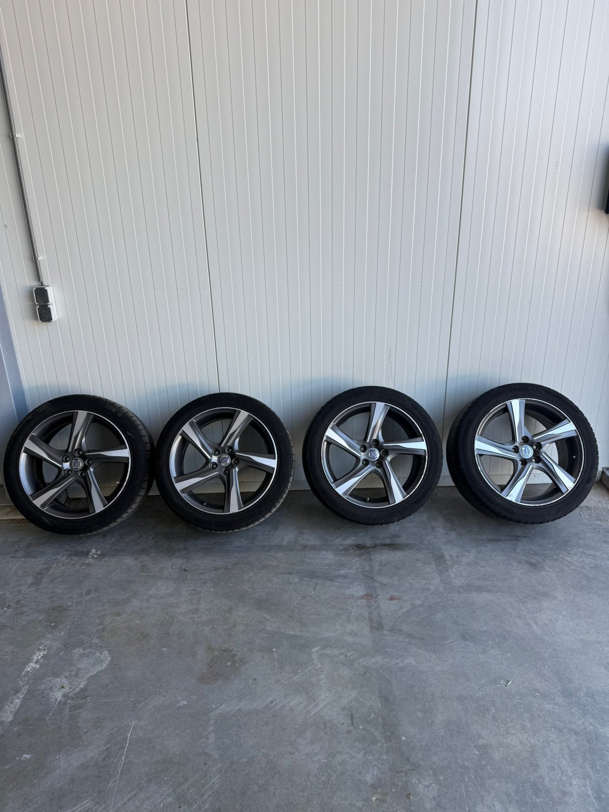 Originele Volvo Ixion 18 inch velgen, Auto-onderdelen, Banden en Velgen, 18 inch, Velg(en), Ophalen of Verzenden, 235 mm