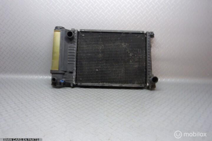 Radiateur BMW 5-serie E34 ('88-'95)  benzine, Gebruikt, Ophalen of Verzenden, BMW, BMW