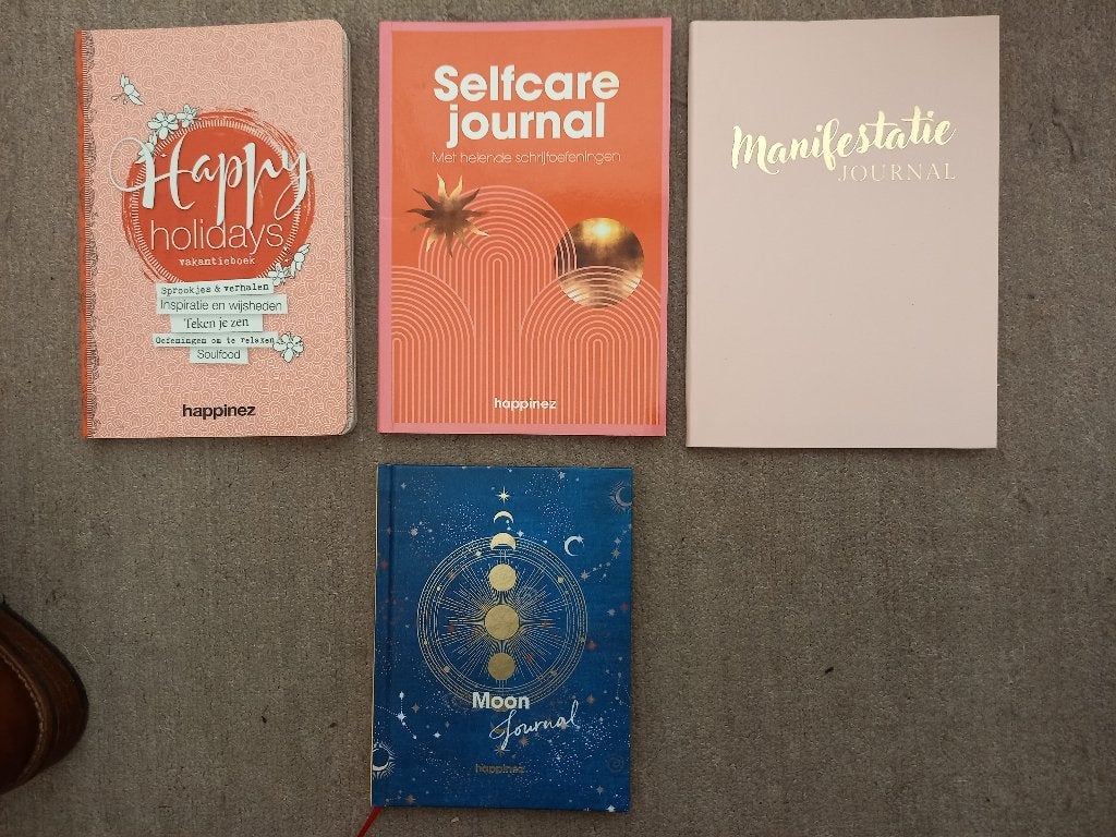 Moonjournal - Selfcare Journal - Manifestatie Happinez, Verzenden, Zo goed als nieuw, Overige onderwerpen, Overige typen