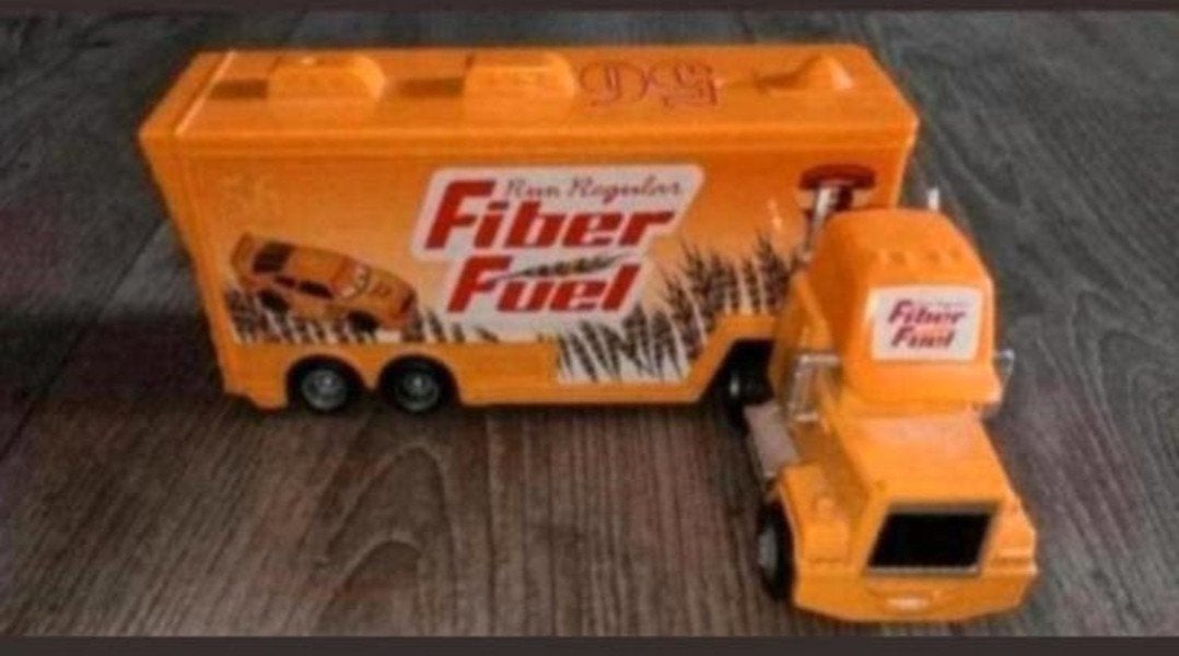 🚙cars vrachtwagen: *56 fiber fuel hauler🚙, Kinderen en Baby's, Speelgoed | Speelgoedvoertuigen, Verzenden, Zo goed als nieuw