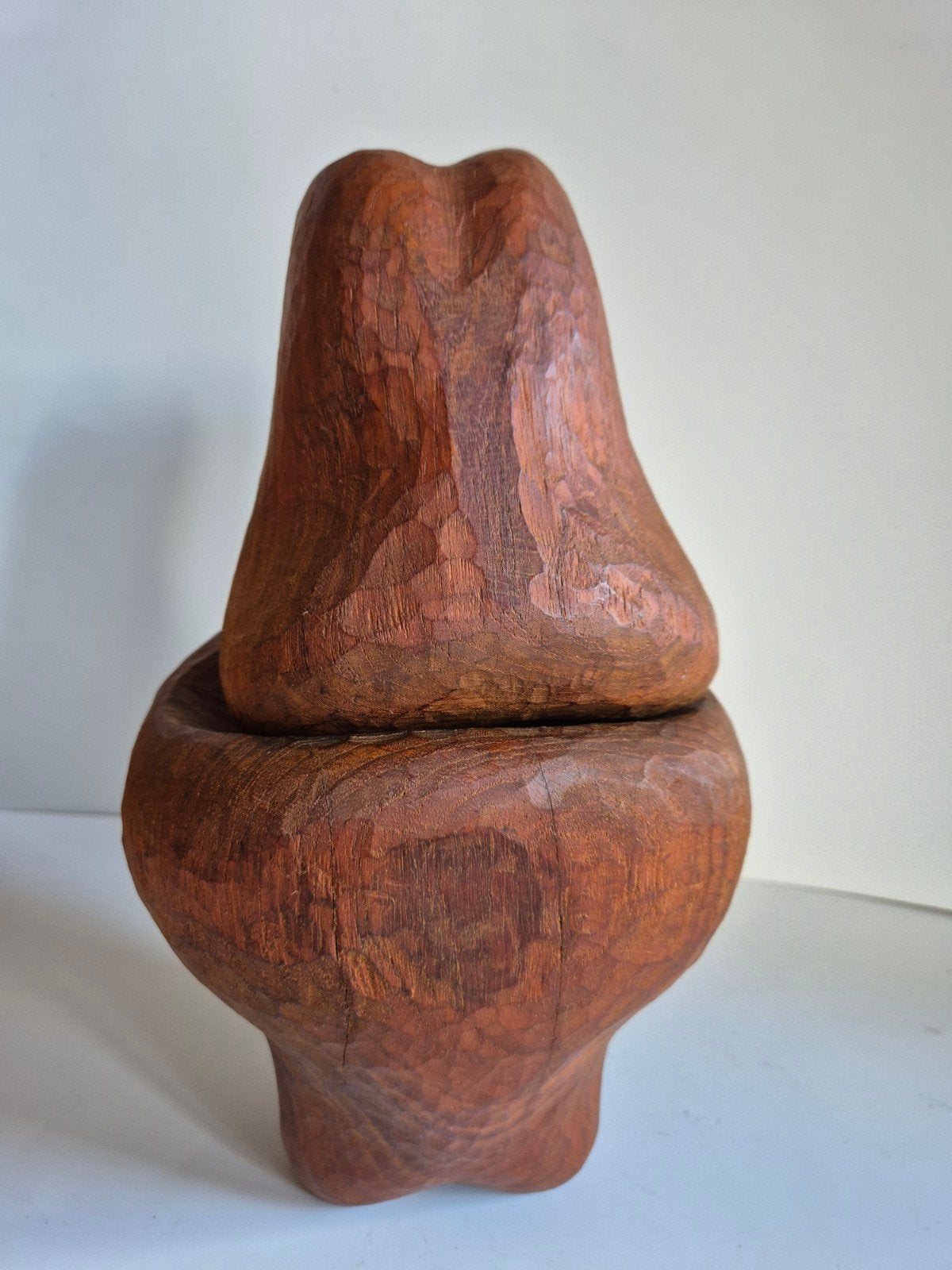 Teakhouten sculptuur van scharniergewricht (2 delen), Antiek en Kunst, Ophalen of Verzenden, 20 - 50 cm, Beeld, Bruin