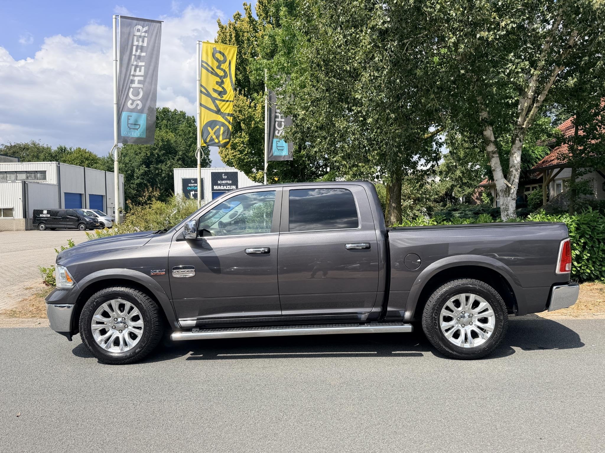 Dodge Ram 1500 5.7 V8 4x4 401PK Crew Cab Laramie Longhorn Ed, Auto's, Automaat, Gebruikt, 5654 cc, Lichtsensor