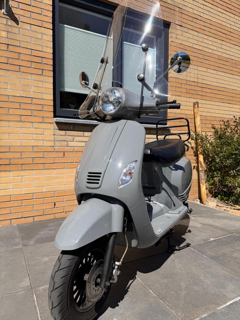 Senzo Rivalux Scooter - Grijs, Zo goed als nieuw, Benzine, Ophalen, Overige merken