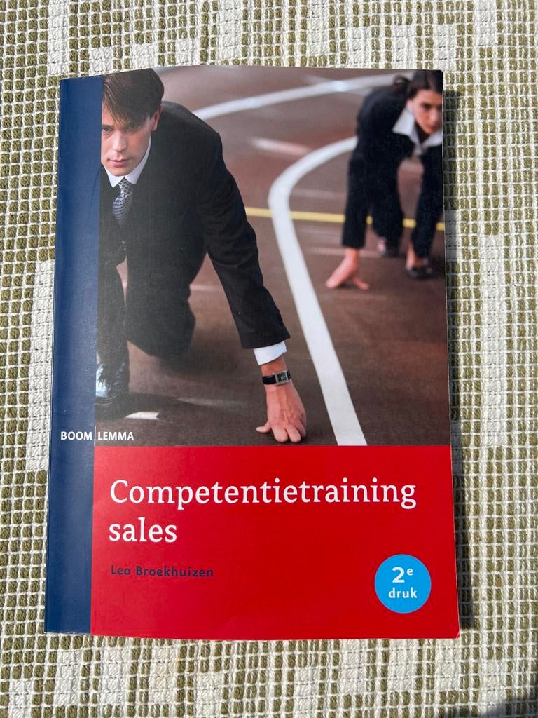 Competentietraining Sales - Leo Broekhuizen (2e druk), Boeken, Ophalen of Verzenden, Zo goed als nieuw, Economie en Marketing