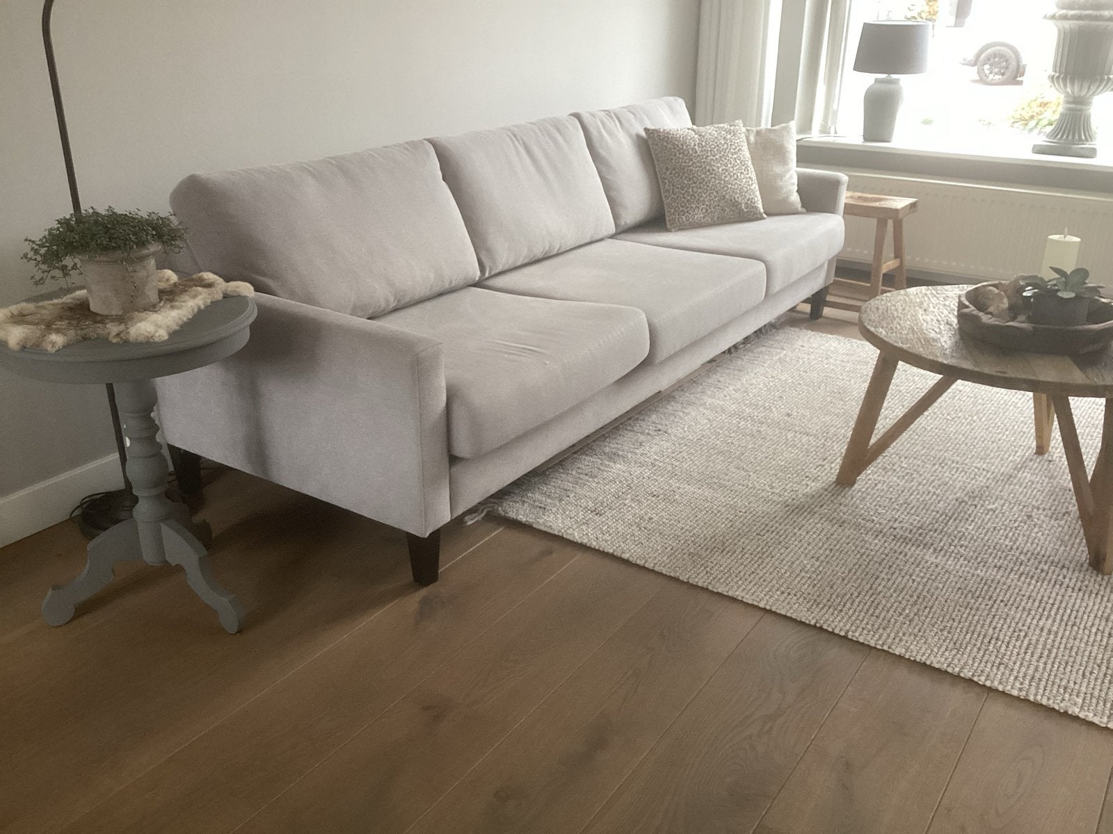 Comfortabele driezitsbank in taupe stof. 265 breed, Gebruikt, Driepersoons, 75 tot 100 cm, Ophalen of Verzenden
