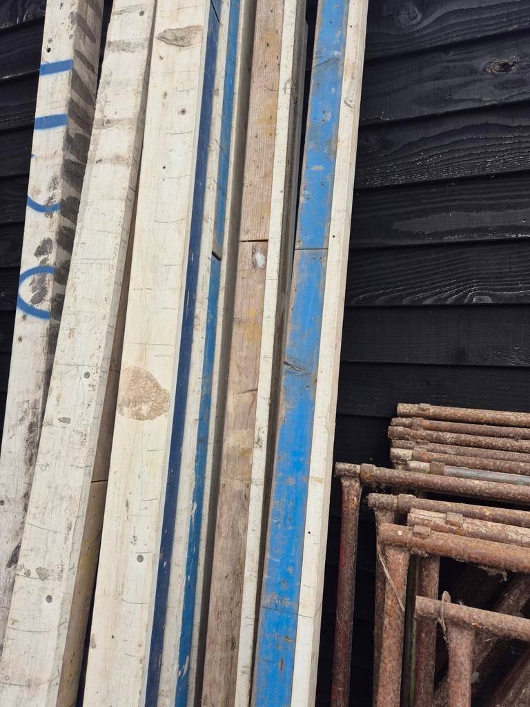 24 Aluminium profielen met houten klossen, Doe-het-zelf en Verbouw, Ophalen of Verzenden, Gebruikt, Overige typen, 2 tot 5 meter