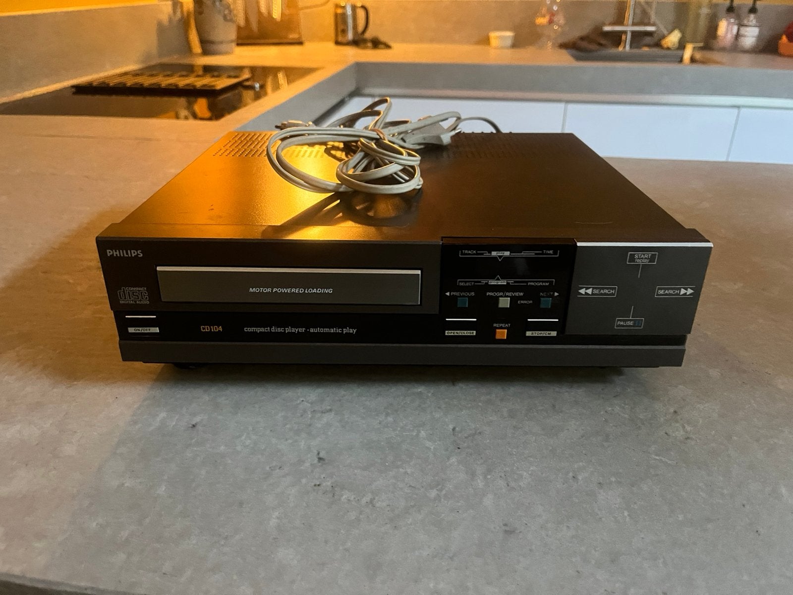 Philips cd104, Audio, Tv en Foto, Ophalen of Verzenden, Zo goed als nieuw, Philips