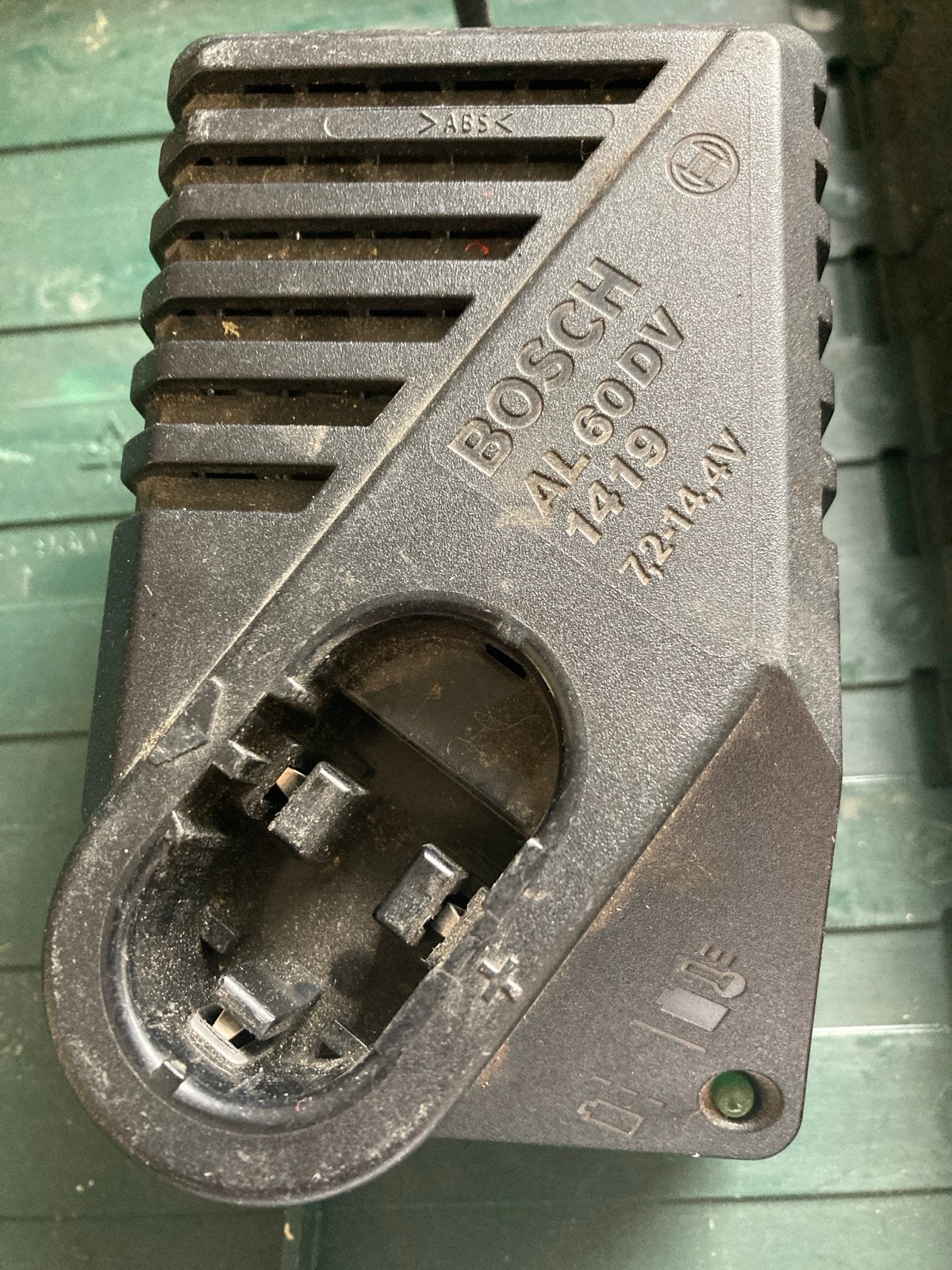 Bosch PSR 12 VE-2 Boor- en Schroefmachine met Accu en Lader, Ophalen, Gebruikt, Variabele snelheid, Boor- en Schroefmachine