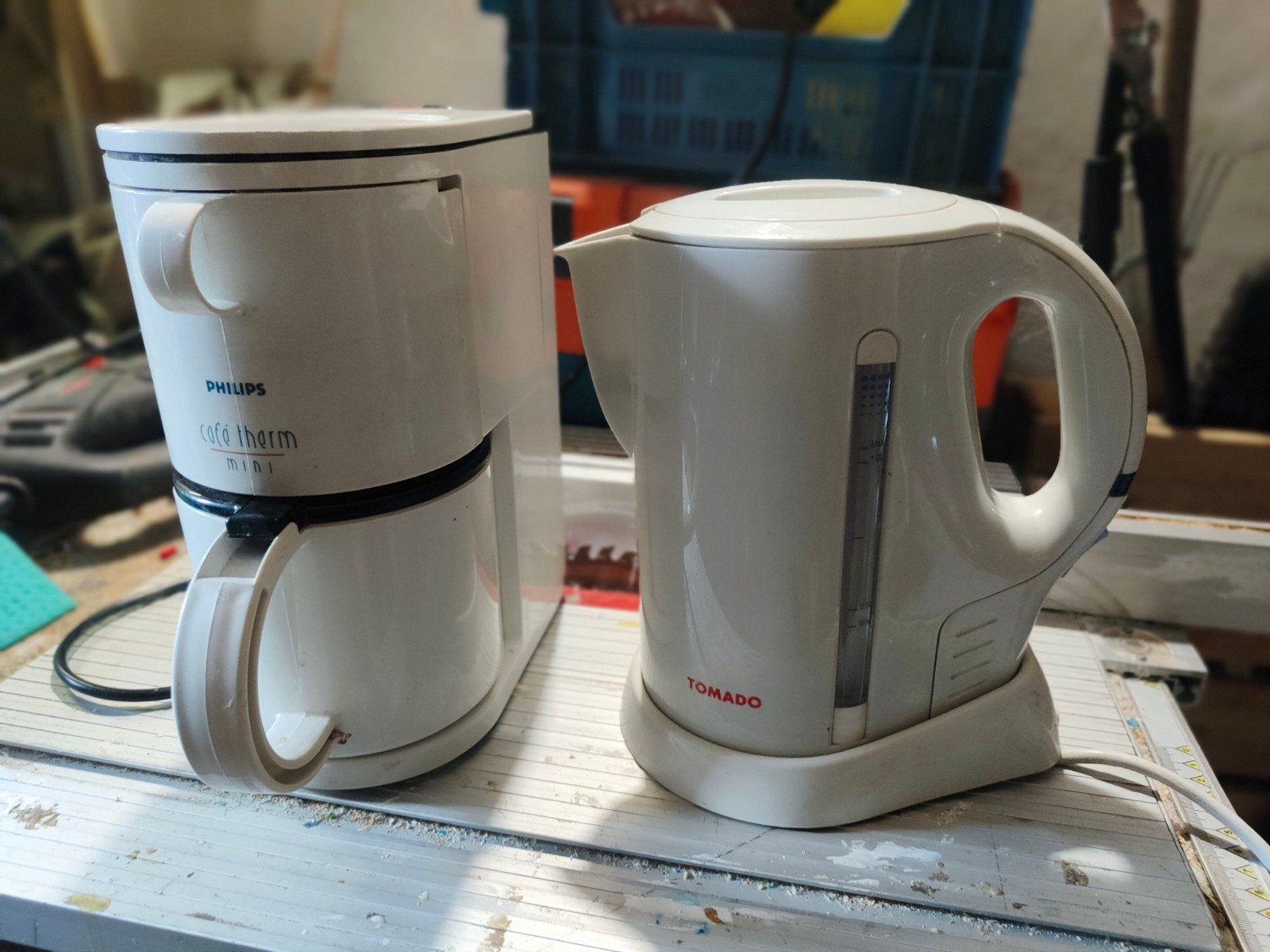12v koffiezetapparaat en 1100 watt Waterkoker, 1 tot 2 liter, Ophalen of Verzenden, Gebruikt