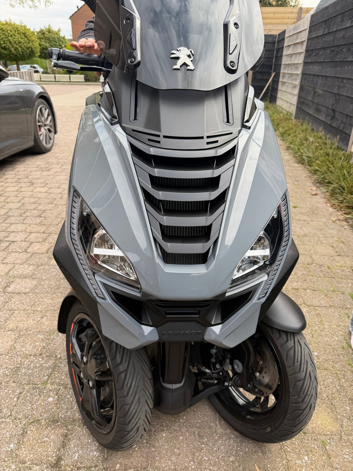 Peugeot Metropolis 400i GT - Zeer netjes. Nardo grey, ABS, Motoren, Motoren | Overige merken, 400 cc, Scooter, Occasion, Particulier